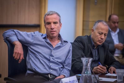 בעקבות התבטאות לפיד, שטרן איים לפרוש