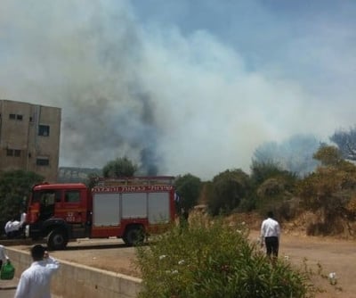 בחור ישיבה תובע מכיבוי אש 105 ש"ח: "לכלכתם את החולצה"