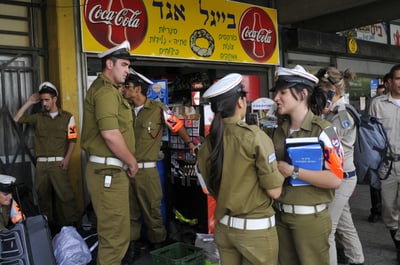 "אסור לחייל לעלות על מערך הטרמפים של יש עתיד"