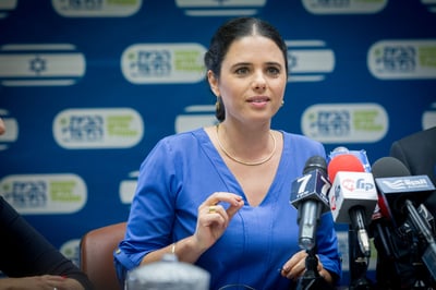 צפו: שקד משתיקה את הח"כים הערבים