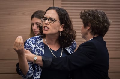 עזריה במתקפה חריפה על ניר ברקת