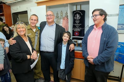 המתנה היקרה של חתן בר המצווה לישיבת ההסדר