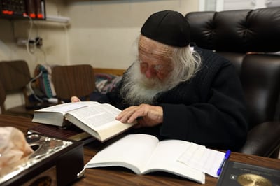 עדות: ב-90 שניות סרק הרב קנייבסקי את כל ספרות חז"ל