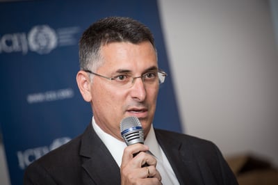 "סער מתואם עם צביקה האוזר"; סער: "זה מגוחך"