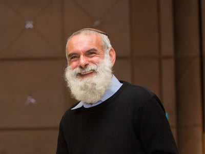 התפללו: הרב אביחי רונצקי מאושפז בטיפול נמרץ