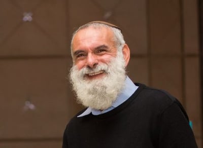 לקראת ניתוח מכריע: התפללו לרפואת הרב רונצקי