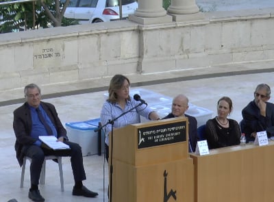 אילנה דיין נגד בנט: השתקה מטעם השלטון. צפו