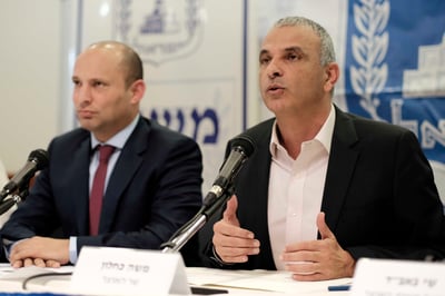 החדשות הרעות: נתניהו יוכל להעדיף את כחלון על בנט