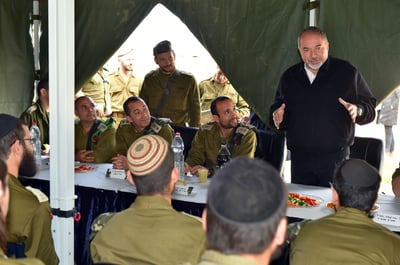 ליברמן נגד השיימינג: "נסייע לכל חייל שיסבול מהכפשות"