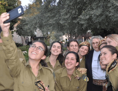 "למה עושים עניין? אני פה כי זה מה שרציתי לעשות"