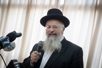 הרב אליהו: למה הקצין דרס את המחבל ולא ירה בו?