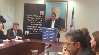 חסון פנה לימין: 'אל תתמכו במנהיגים המושחתים שלכם'