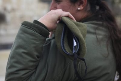 אל תעליבו חיילות למרות שהן טעו שהתגייסו