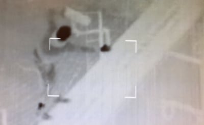 צפו: מחבל פוגע במצלמת אבטחה בגבול עזה ונעצר