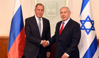 ביקור פתע: נתניהו נועד עם המשלחת הרוסית