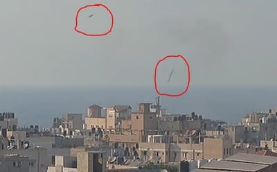 בהילוך איטי: מטוס מבצע נוהל 'הקש בגג' ומפציץ. צפו