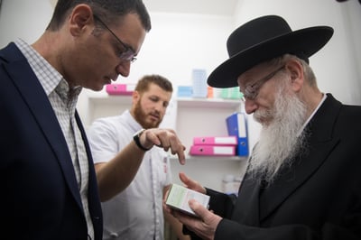 בהלת הקורונה: ישראל תאסור כניסת טיסות מסין