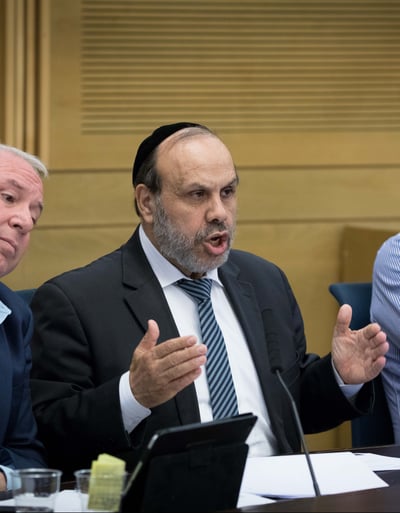 נלחם על חייו: החמרה במצבו של השר דוד אזולאי
