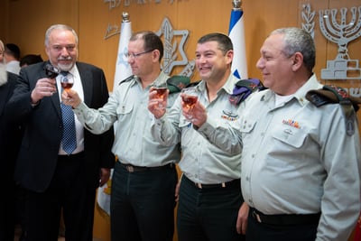 אייזנקוט ווינטר ייפגשו: עתיד המזכיר הצבאי בסכנה?