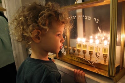 סקר: כמה מהישראלים מדליקים נרות חנוכה?