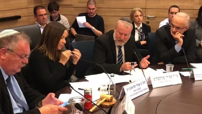 מנדלבליט: "חומר החקירה הגיע אלי רק ביום חמישי"