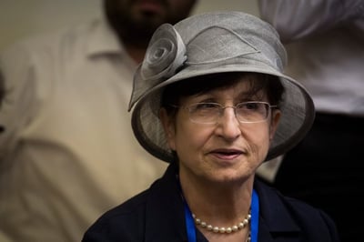 יו"ר מפלגתה של עדינה בר שלום הודיע על פרישה