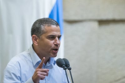 ינון מגל נגד ראש הממשלה נתניהו