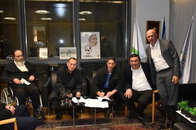 הסכם הבית היהודי בת"א: חצי סגן בשכר ובלי תחב"צ בשבת