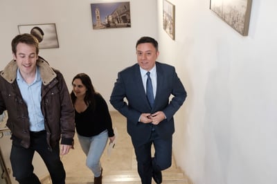 השמאל נגד גנץ: "מתכוון לשבת בממשלה של נתניהו"