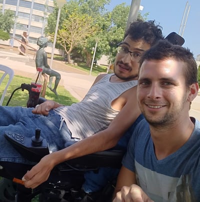 חוסן לחבר: מספרים על אבינעם שנלחם על חייו