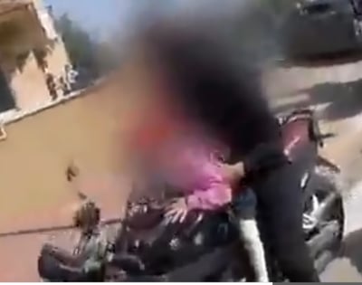 סכנת חיים: נתפס מרכיב את בתו בת ה-4 על אופנוע
