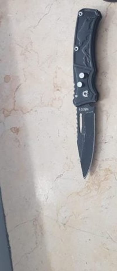 הסכין שנתפסה על אחד מהמחבלים (קרדיט: דוברות המשטרה)