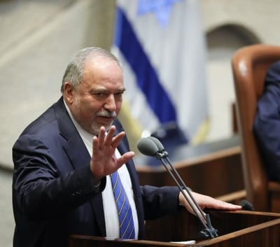 הפוליטיקאים מגיבים לליברמן: "דסבידנייה איווט"