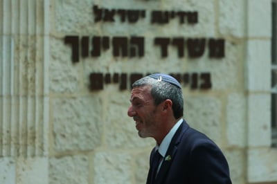 מילה זו מילה? הרב רפי נועד עם נתניהו בבלפור