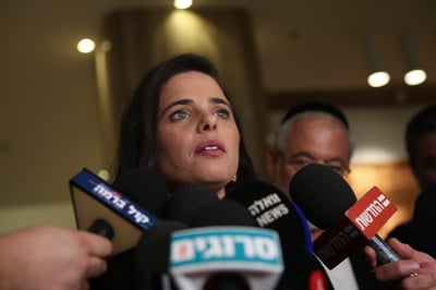 שקד נגד החמרת הסגר: "זה מכה אחת יותר מידי"
