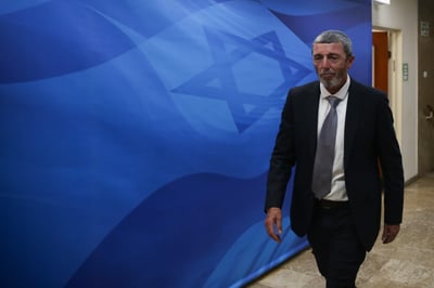 הרב רפי במתקפה על לפיד: "אלוף עולם בטיפולי המראה"