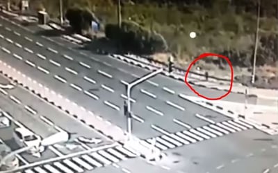 דוקר, רץ ונתפס: צפו: תיעוד פיגוע הדקירה בצומת שילת