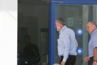 היום השלישי לשימוע| "לא יהיה מנוס מסגירת התיקים"