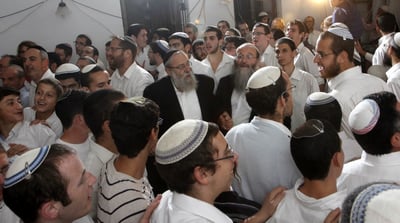 עיתונאים ואנשי תקשורת לא יכולים לבטל מנהג הלכתי