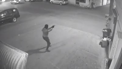 רץ, שולף אקדח ורוצח: צפו ברגע החיסול הלילה