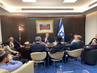 דרישה מנתניהו: הקמת צוות מו"מ ללחוץ על ליברמן