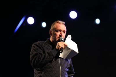 ראש העיר וסגנו, אחיו של הקומיקאי- נחשדים גם הם