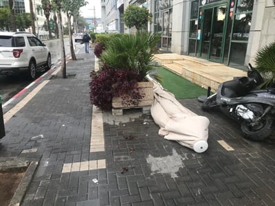 סופות חול בדרום; אדם נפגע בינוני מאבן שעפה בסופה