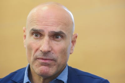 המשטרה הקליטה את נווה בניגוד לחוק, "פגיעה קשה"