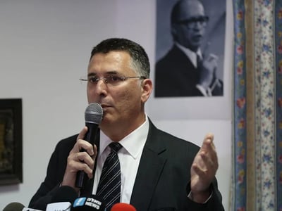 גדעון סער