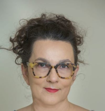 חוזרת לכתוב: הג'וב החדש של עירית לינור