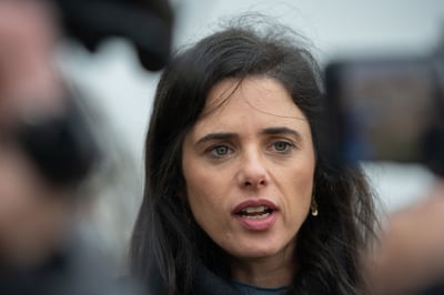 שקד מגיבה להנדל: לפני ואחרי 'רק לא ביבי' יש מדינה