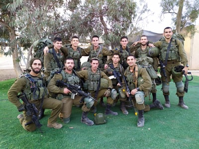 למה אני? קצין סרוג בטור סיכום לקורס קצינים