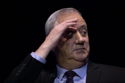 המו"מ יוצא לדרך: גנץ שוחח עם ליברמן ועמיר פרץ