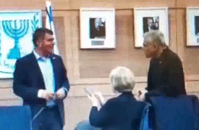 לפיד לעג לראש המל"ל: "לא יודע על מה הוא מדבר". צפו